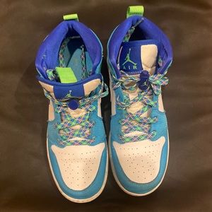 Kid’s Nike Air Jordan 1 Mid SE GS “Sprite” Size 4.5Y